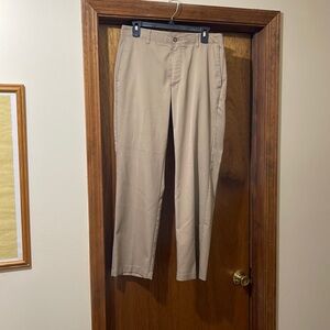 PGA Tour brand men’s golf pants. Tan